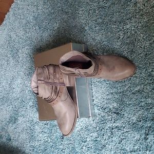 POP Ankle Taupe Grayish color bootie size 10